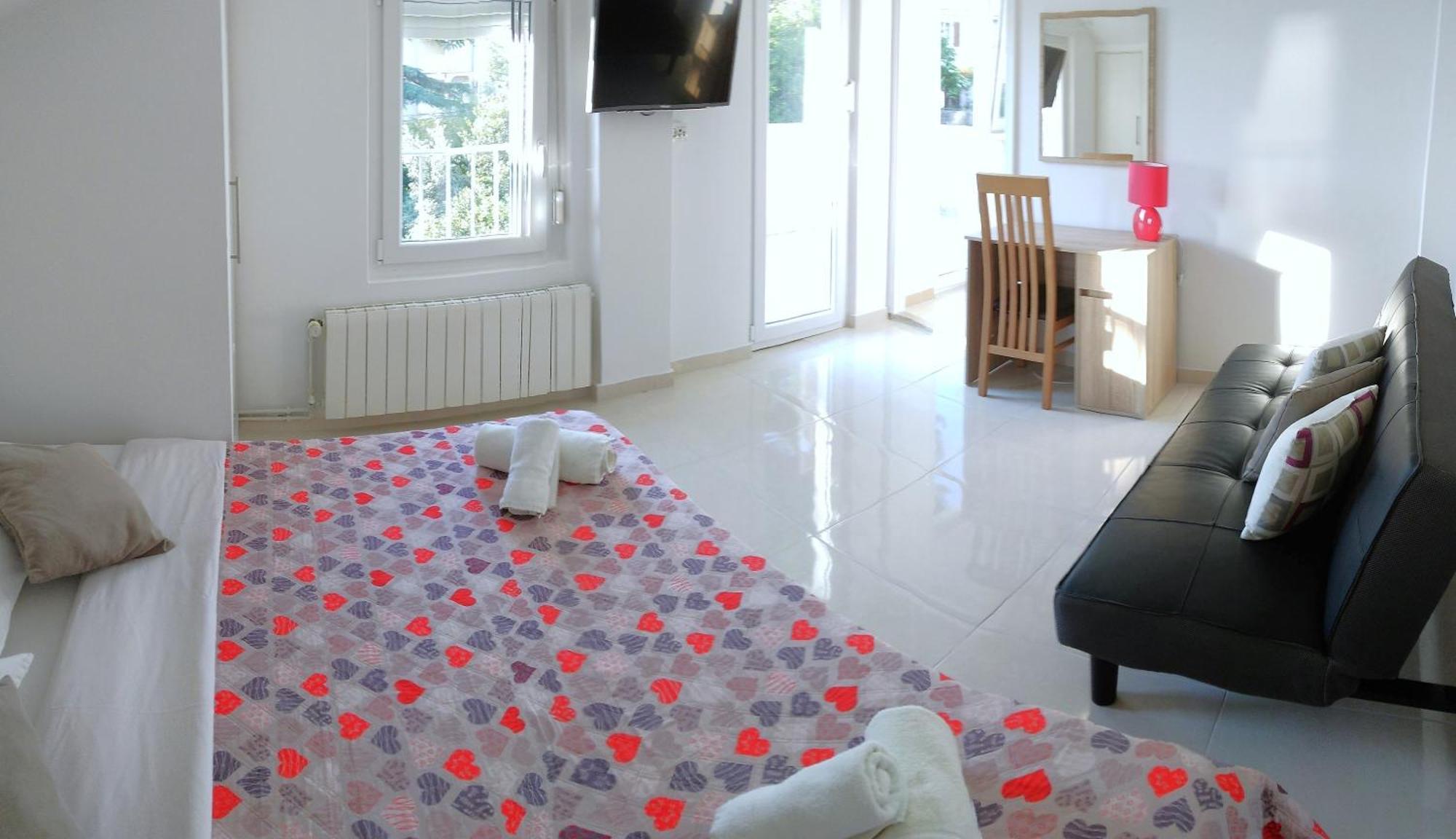 Guesthouse Cecilia 2 Малинска Екстериор снимка