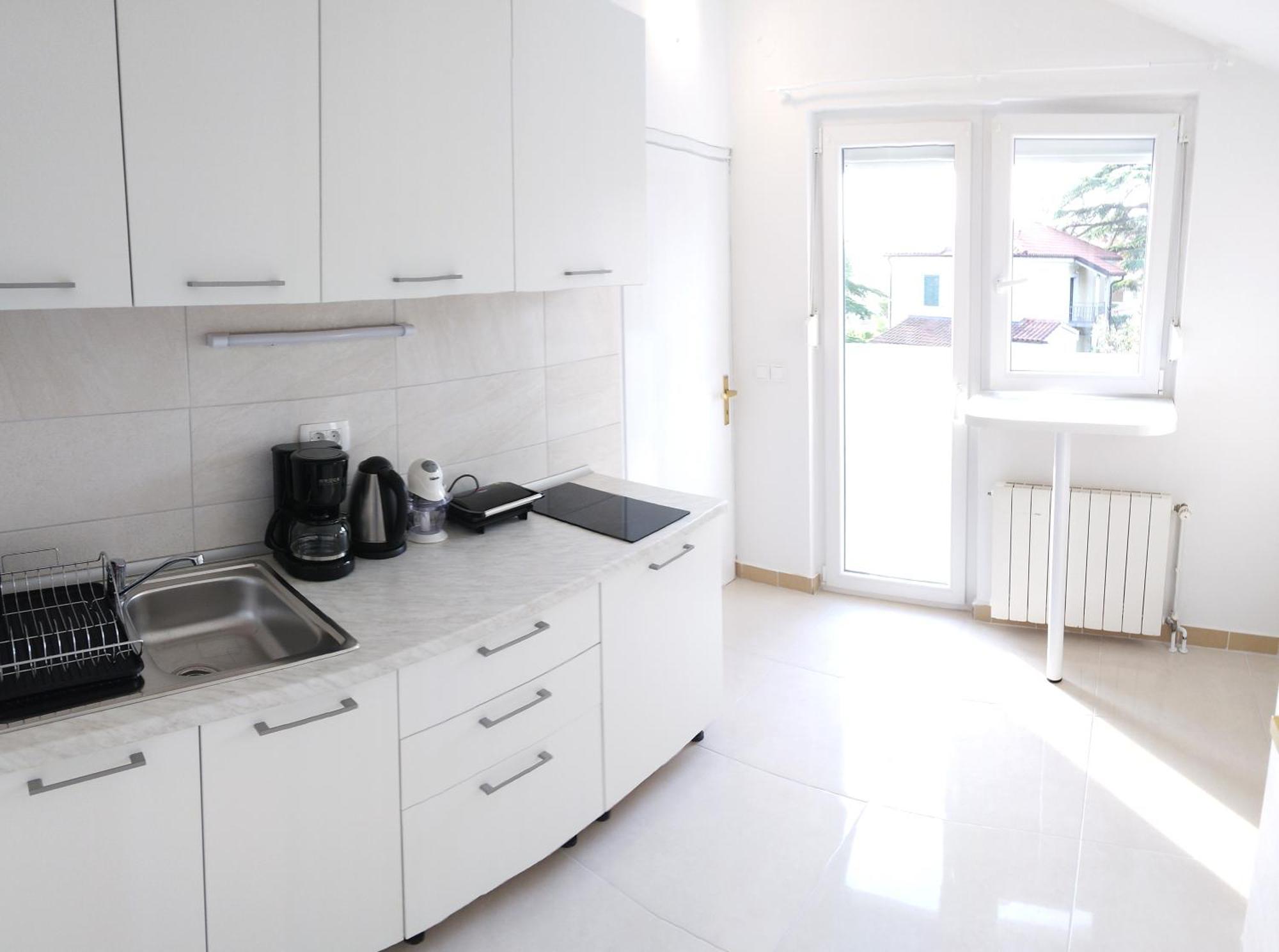 Guesthouse Cecilia 2 Малинска Екстериор снимка