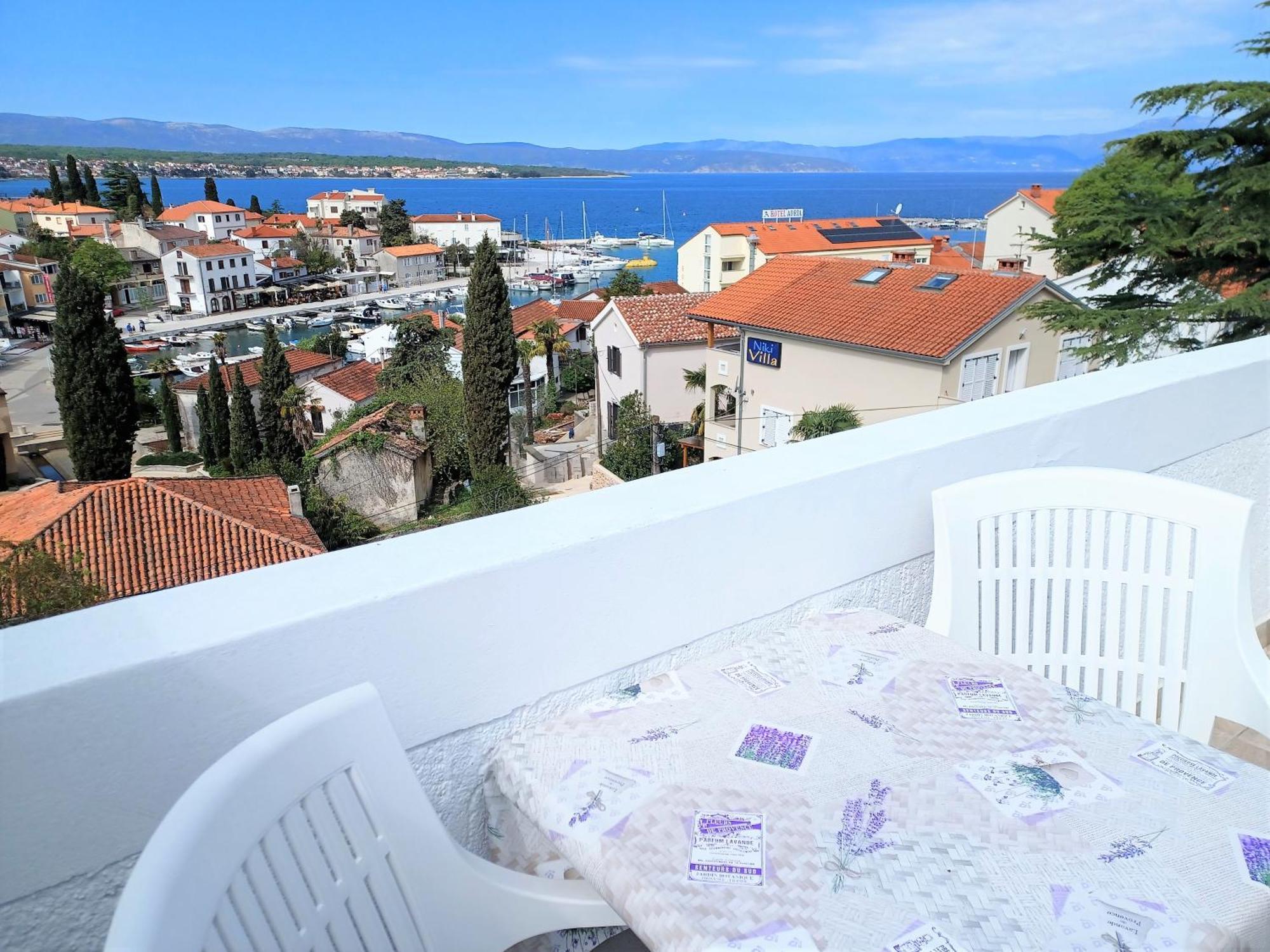 Guesthouse Cecilia 2 Малинска Екстериор снимка
