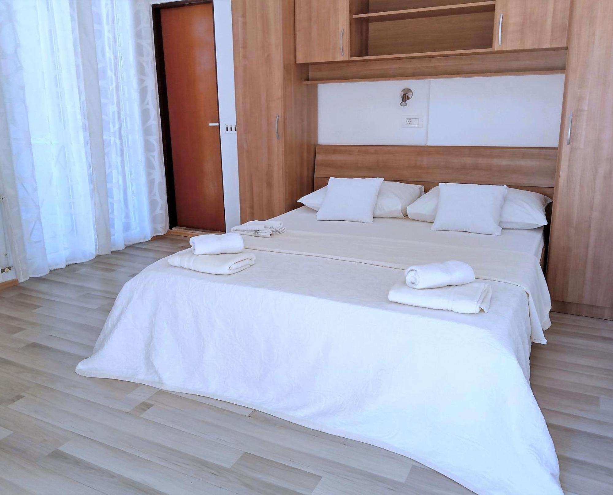 Guesthouse Cecilia 2 Малинска Екстериор снимка