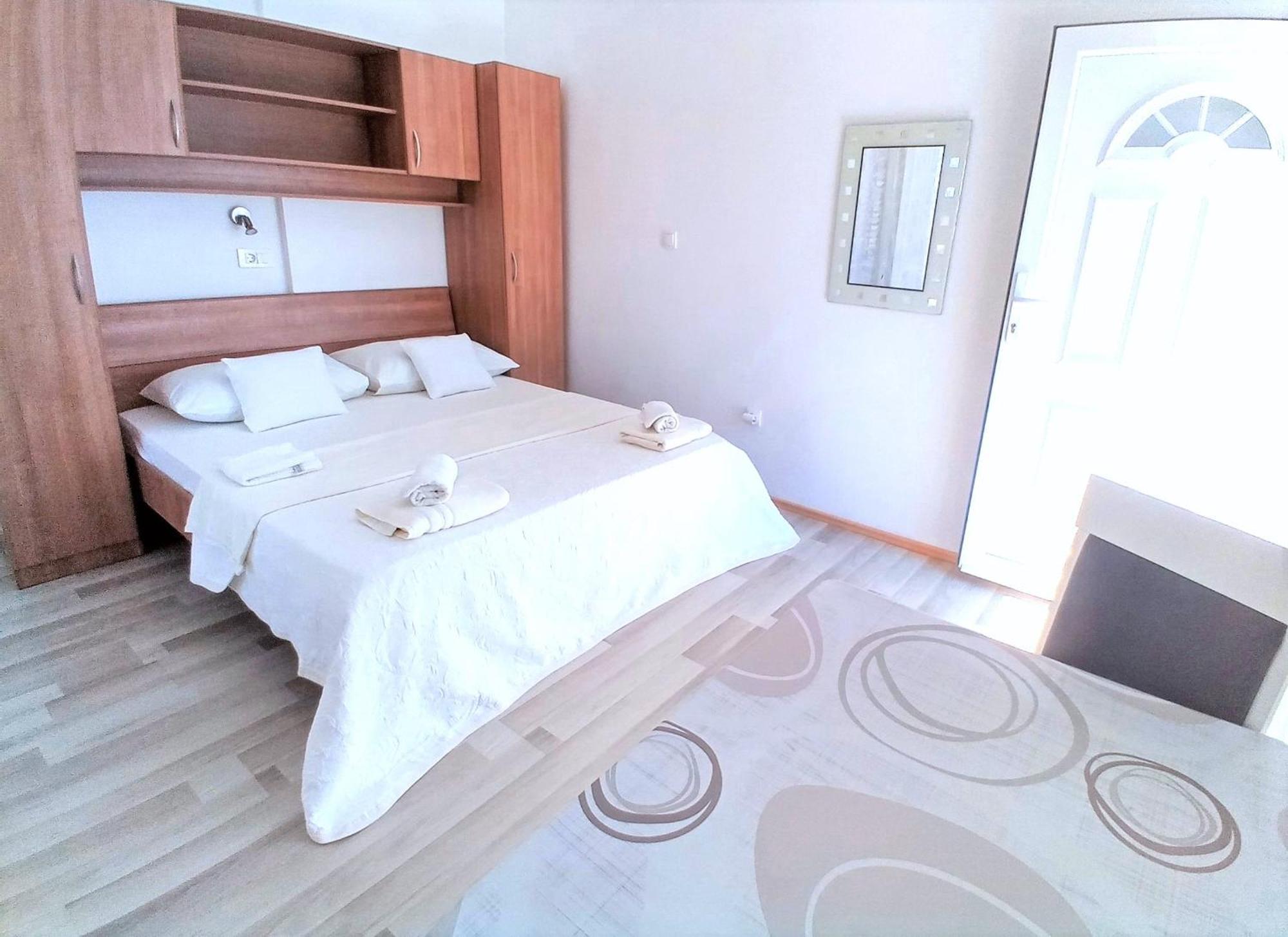 Guesthouse Cecilia 2 Малинска Екстериор снимка