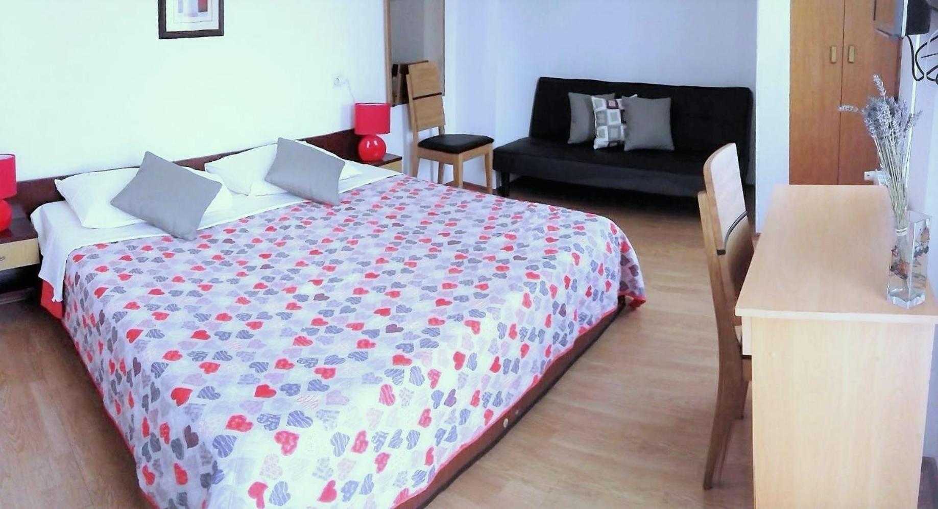 Guesthouse Cecilia 2 Малинска Екстериор снимка
