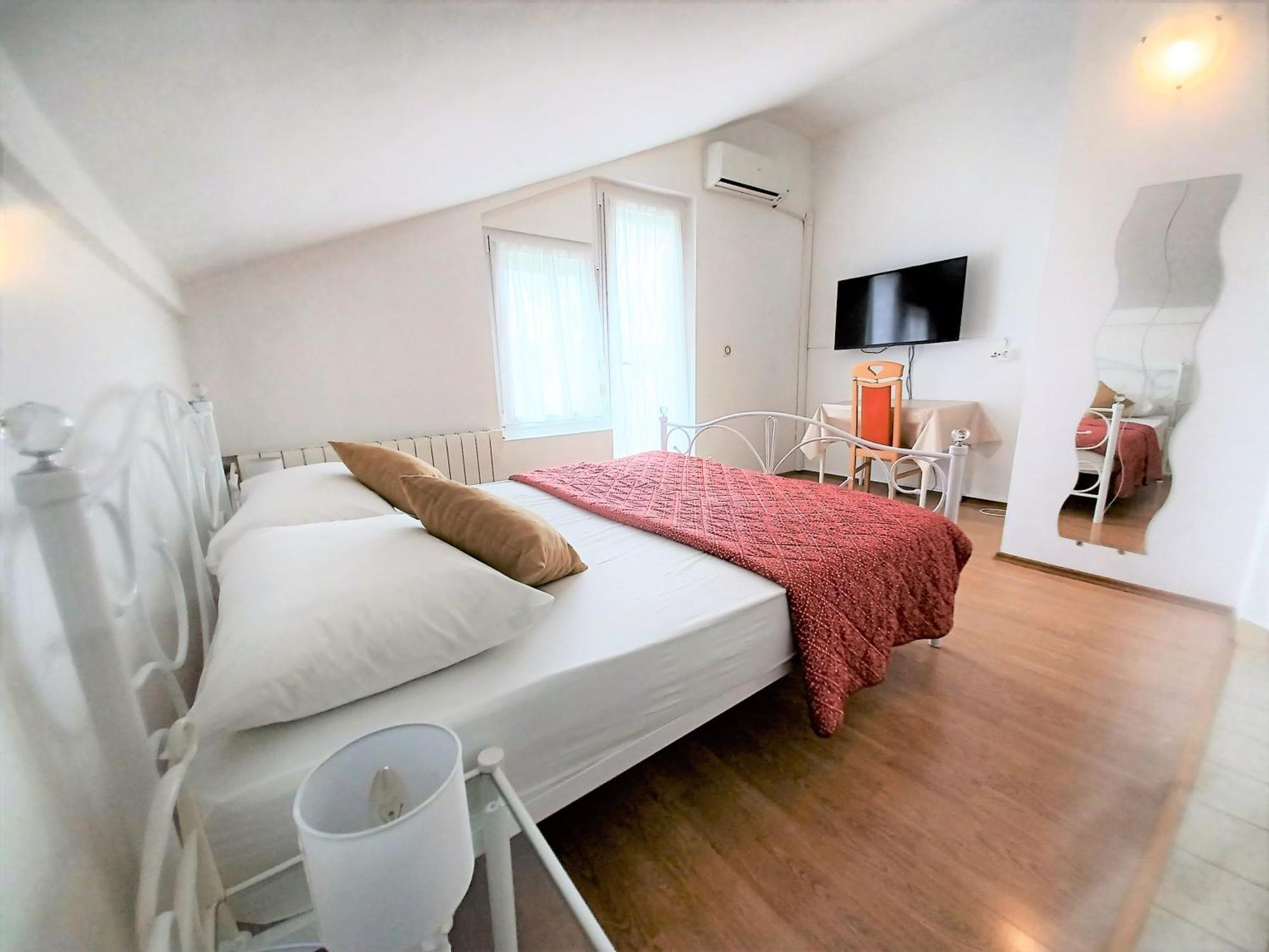 Guesthouse Cecilia 2 Малинска Екстериор снимка
