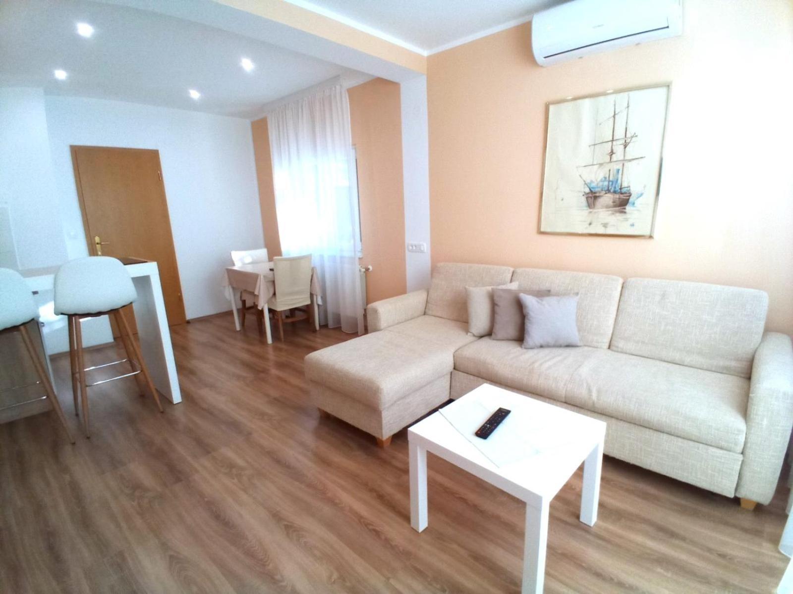 Guesthouse Cecilia 2 Малинска Екстериор снимка
