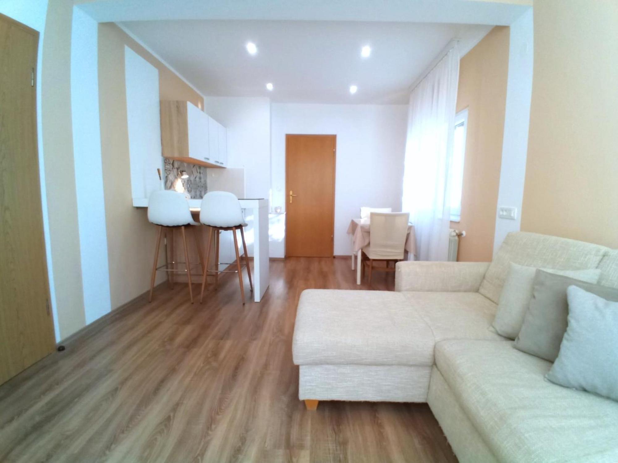 Guesthouse Cecilia 2 Малинска Екстериор снимка
