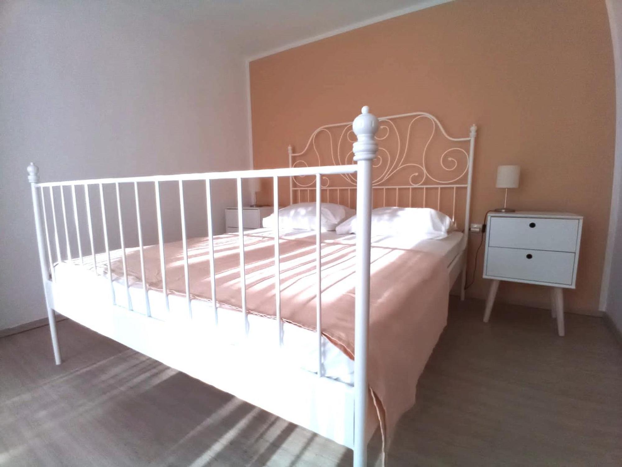 Guesthouse Cecilia 2 Малинска Стая снимка