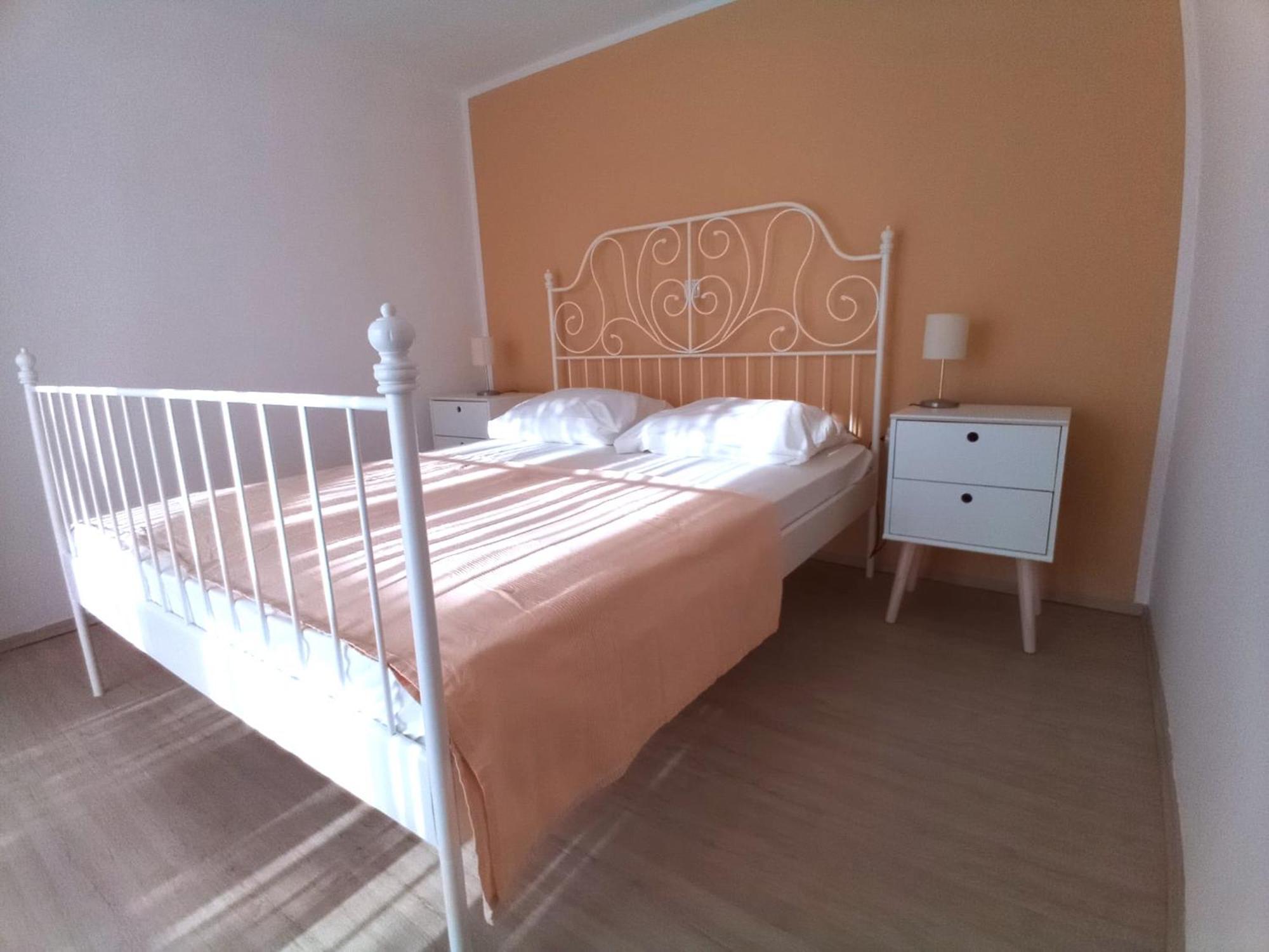 Guesthouse Cecilia 2 Малинска Стая снимка